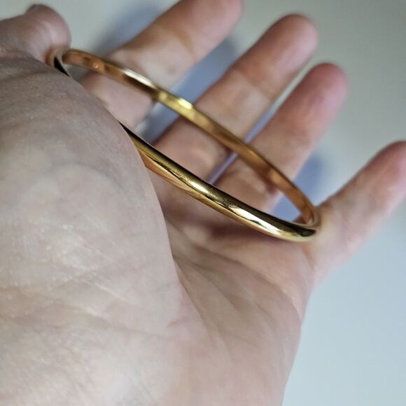 **Sale** Vintage Monet Gold Tone Metal Bangle Bracelet 7.75" Fashion Jewelry - Picture 3 of 13